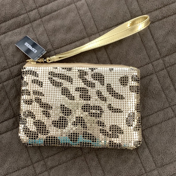 Express NWT Leopard Sparkly Wristlet - Picture 5 of 5